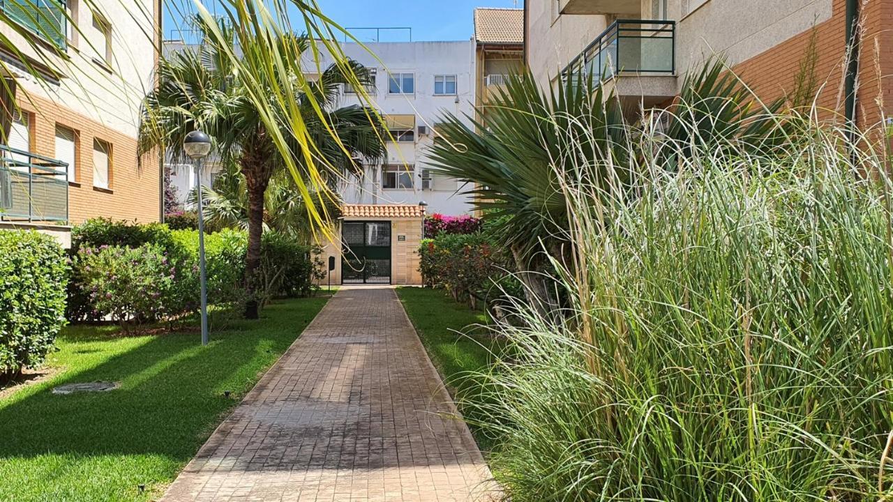 Universidad Del Mar - Alquiler Solo Familias Gandía Eksteriør billede